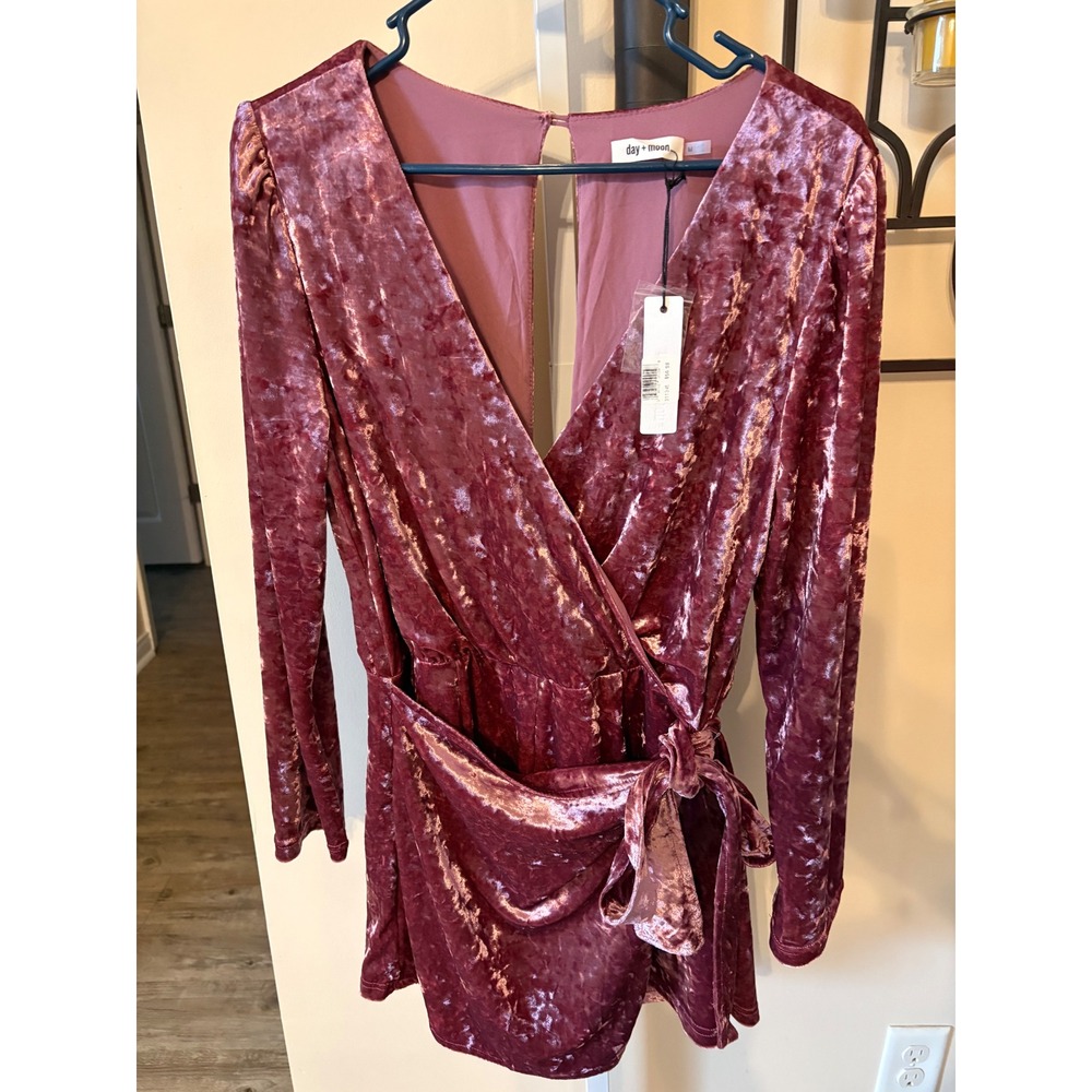 Day + Moon Mauve Crushed Velvet Wrap Front Romper Long Sleeve Open Back Medium